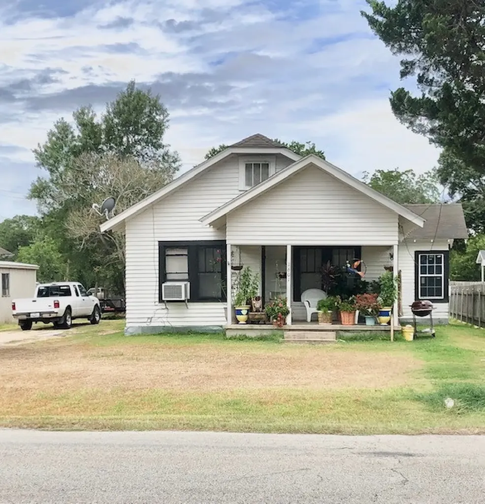 1601 Avenue C El Campo TX 77437