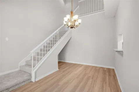 1112 Bering Drive 68 Houston TX 77057
