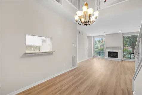 1112 Bering Drive 68 Houston TX 77057