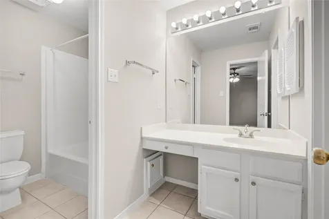 1112 Bering Drive 68 Houston TX 77057