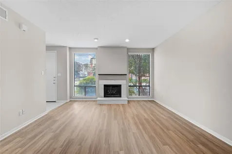 1112 Bering Drive 68 Houston TX 77057