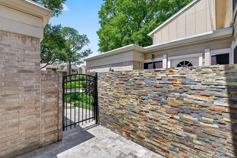 11620 Village Place Drive 329 Houston TX 77077