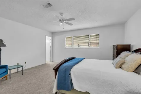 13740 Hollowgreen Drive 605 Houston TX 77082
