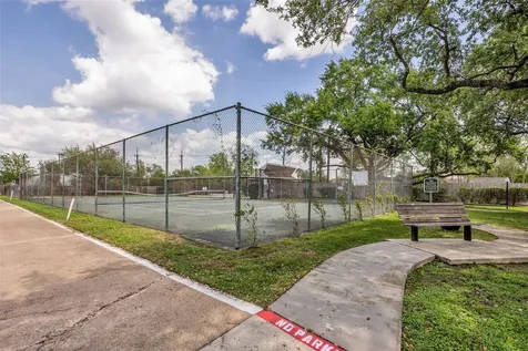 13740 Hollowgreen Drive 605 Houston TX 77082