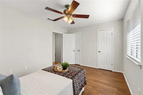 1902 Dartmouth Street L4 College Station TX 77840