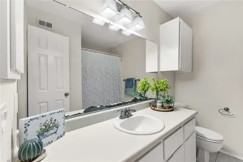 1902 Dartmouth Street L4 College Station TX 77840
