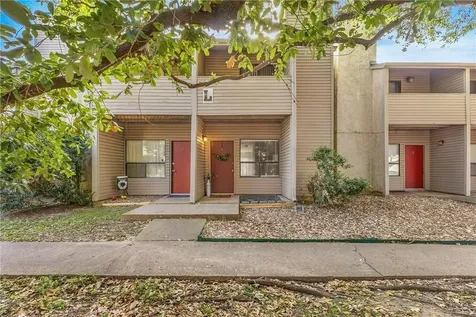 1902 Dartmouth Street L4 College Station TX 77840