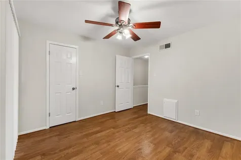 1902 Dartmouth Street L4 College Station TX 77840