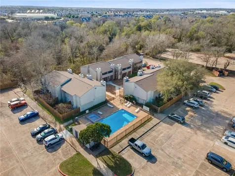 1902 Dartmouth Street L4 College Station TX 77840