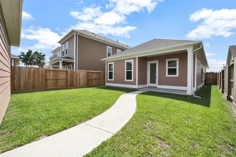 2517 S Houston Avenue Pearland TX 77581