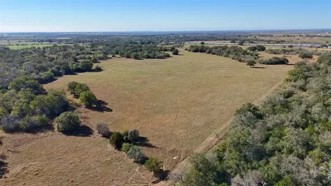 7180 County Road 283 Harwood TX 78632