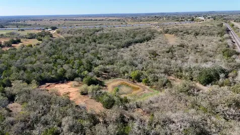 7180 County Road 283 Harwood TX 78632