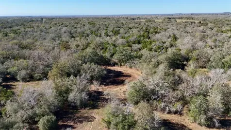 7180 County Road 283 Harwood TX 78632