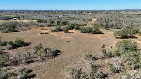 7180 County Road 283 Harwood TX 78632