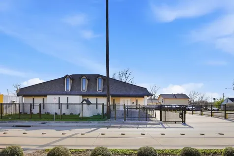 3911 Fulton Street Houston TX 77009