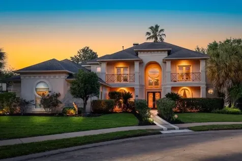 65 Schubach Drive Sugar Land TX 77479