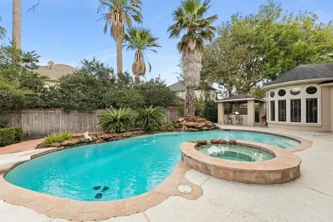65 Schubach Drive Sugar Land TX 77479