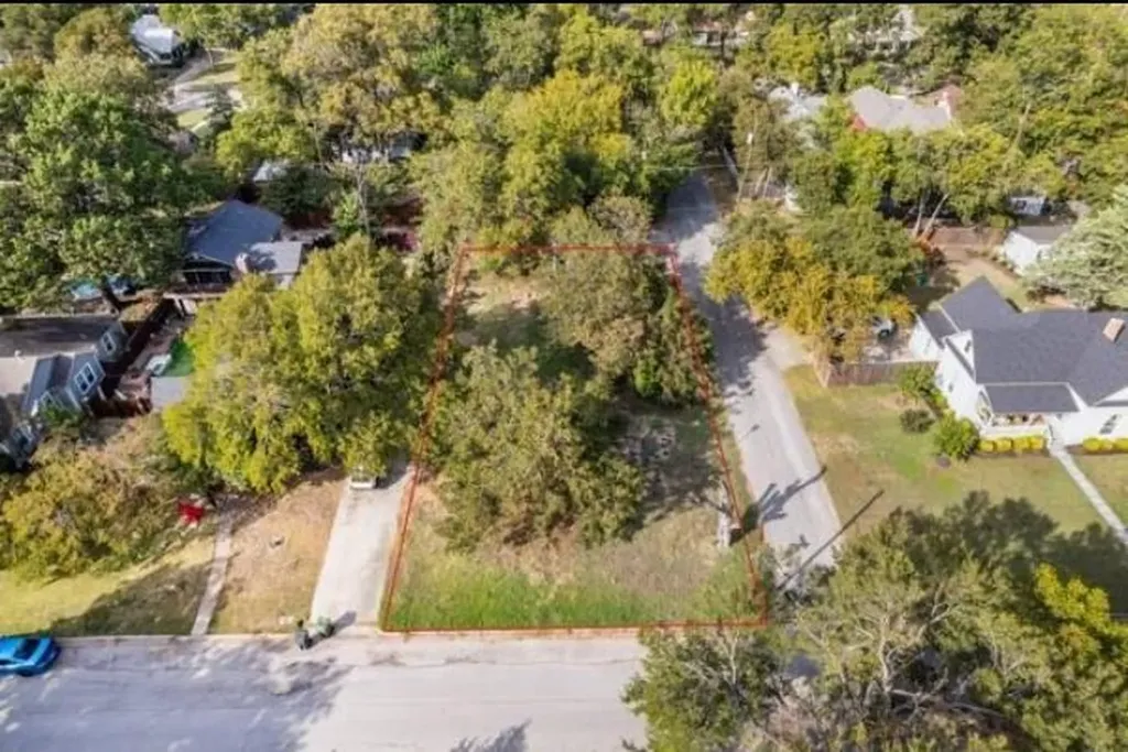 1001 W Avenue F Garland TX 75040