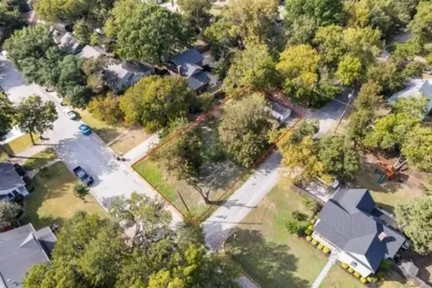 1001 W Avenue F Garland TX 75040