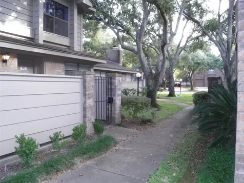 2711 Grants Lake Boulevard 173-q Sugar Land TX 77479