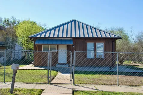 125 W Wallace Street Gonzales TX 78629
