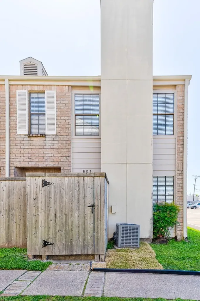 14600 Fonmeadow Drive 807 Houston TX 77035