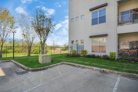 1441 East Street 104 Houston TX 77007