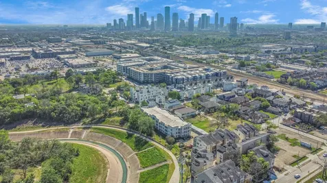 1441 East Street 104 Houston TX 77007