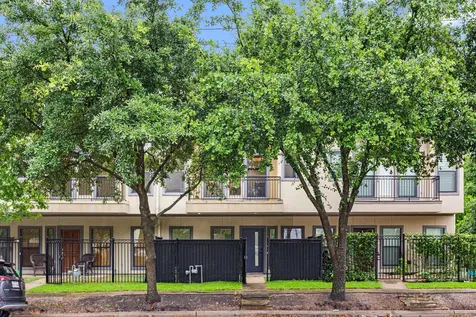 1119 Saint Charles Street Houston TX 77003