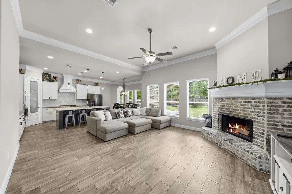 24954 Shady Oak Drive Hockley TX 77447