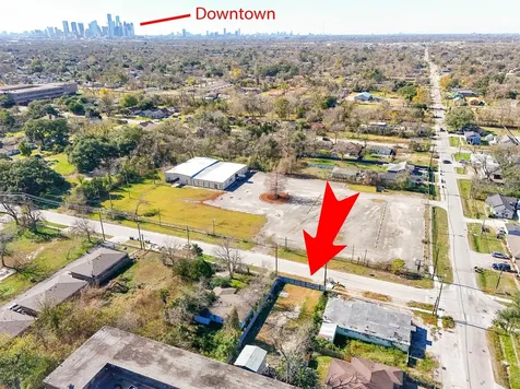 3930 Pickfair Street Houston TX 77026