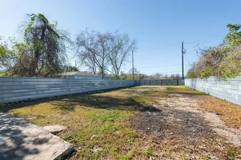 3930 Pickfair Street Houston TX 77026