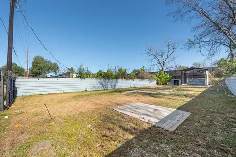 3930 Pickfair Street Houston TX 77026