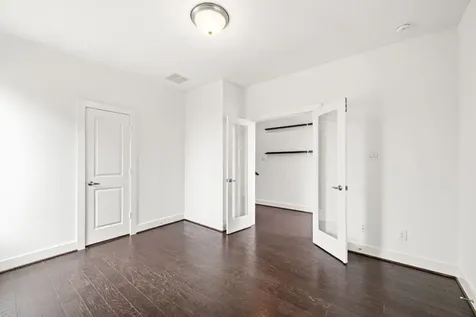 196 Harvard Street Houston TX 77007