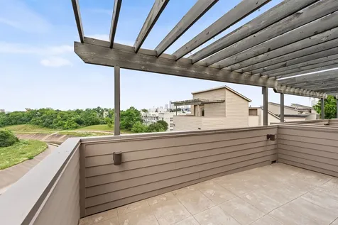 196 Harvard Street Houston TX 77007