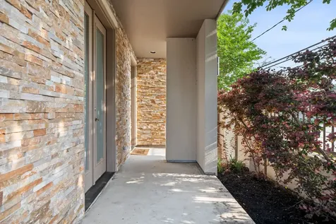 196 Harvard Street Houston TX 77007