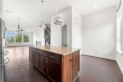 196 Harvard Street Houston TX 77007