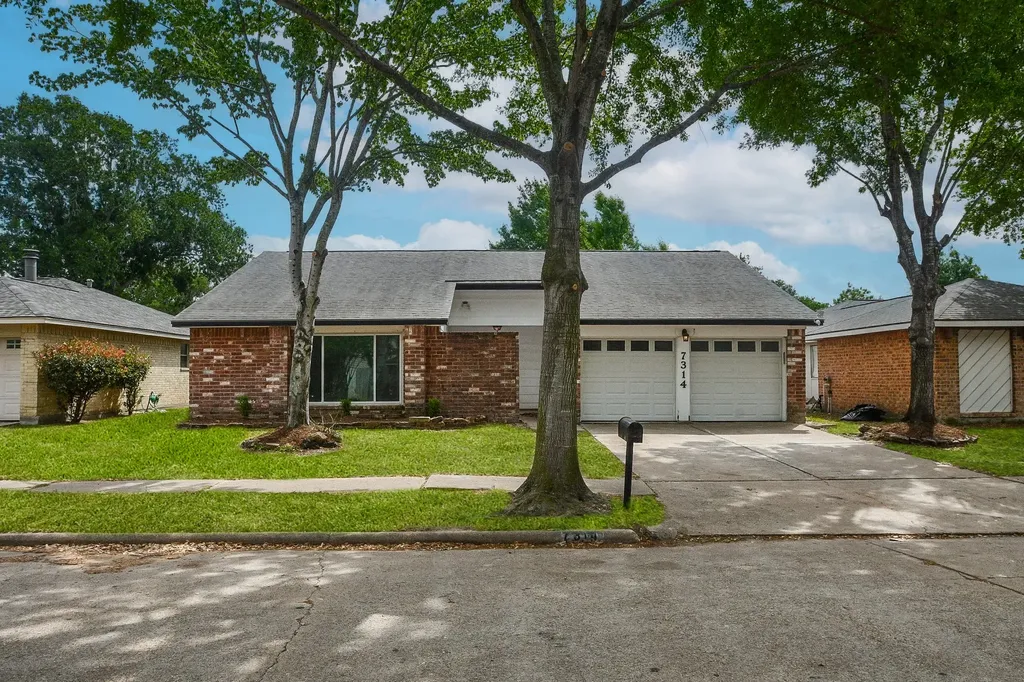 7314 Skylight Lane Houston TX 77095