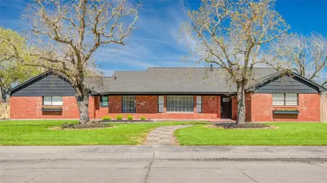 1618 W 10th Street Freeport TX 77541