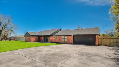 1618 W 10th Street Freeport TX 77541