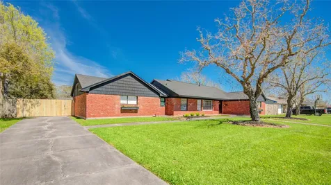 1618 W 10th Street Freeport TX 77541