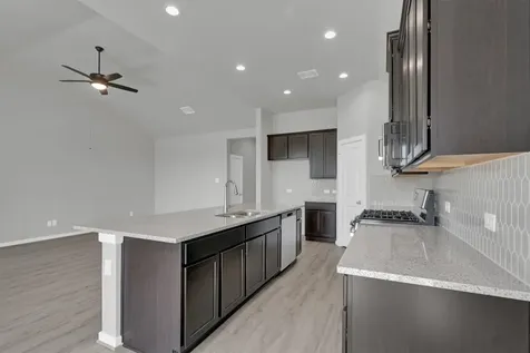 2512 Seneca Lake Drive Texas City TX 77568
