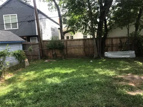 215 E 25th Street Houston TX 77008