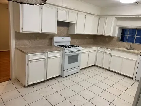 215 E 25th Street Houston TX 77008