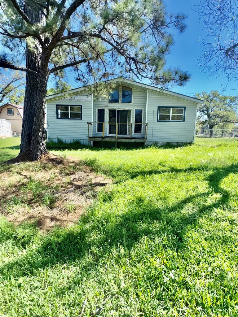 10 Tomahawk Street Huntsville TX 77320