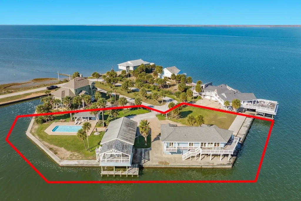 3910 & 3912 Bob Smith Road Jamaica Beach TX 77554