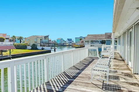 3910 & 3912 Bob Smith Road Jamaica Beach TX 77554