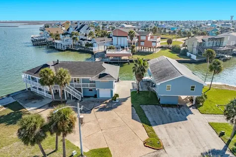 3910 & 3912 Bob Smith Road Jamaica Beach TX 77554