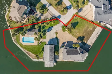 3910 & 3912 Bob Smith Road Jamaica Beach TX 77554