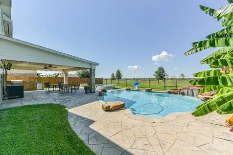 9719 Wincrest Drive Mont Belvieu TX 77523